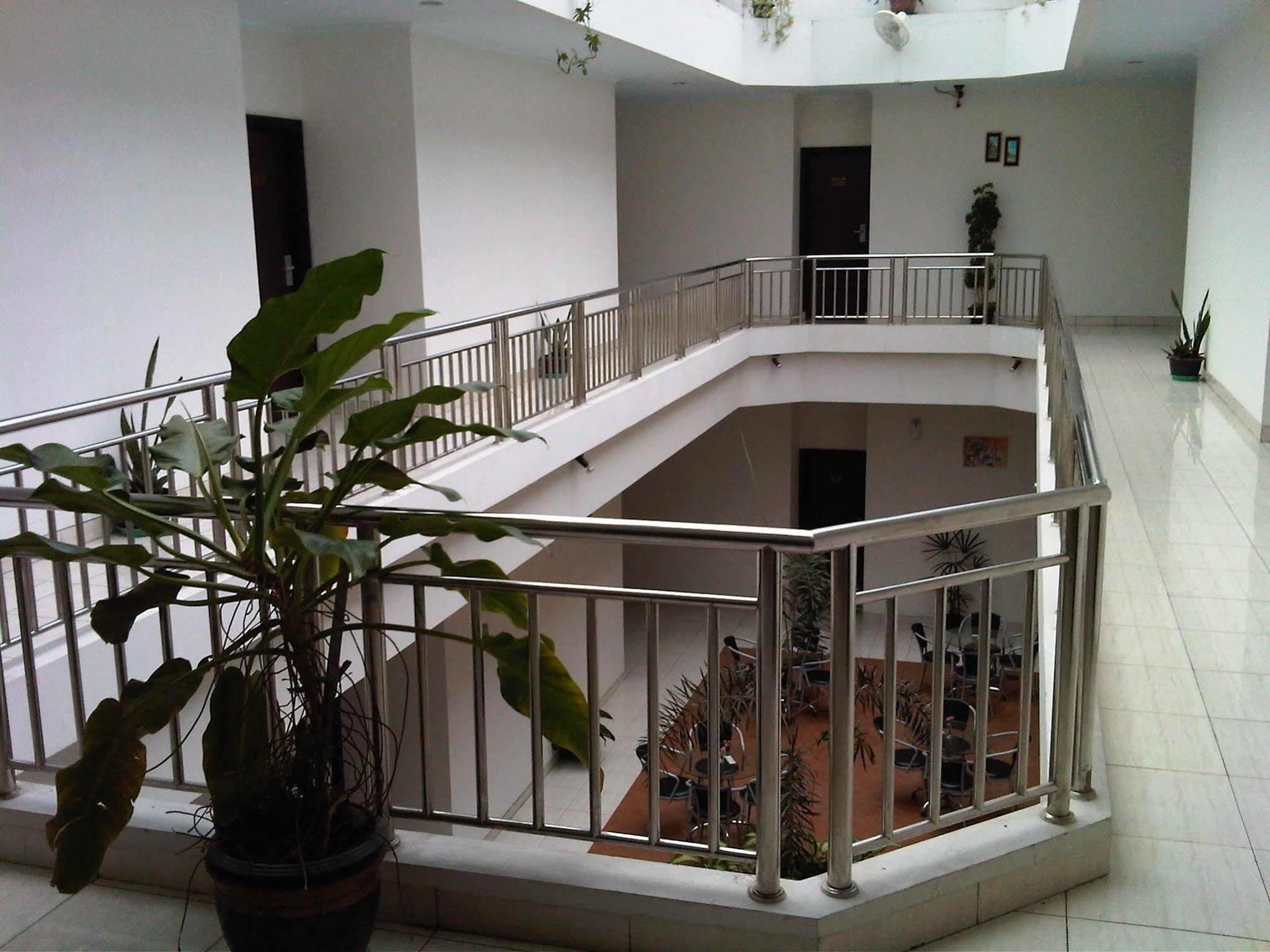 Lucky Hotel
